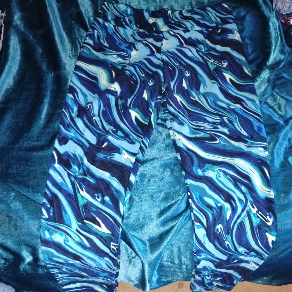 No Boundaries Ocean Wave Leggings